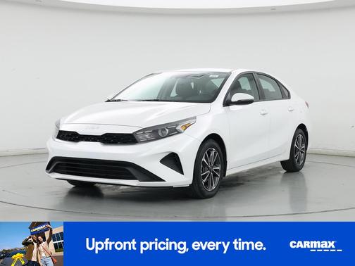 White 2023 Kia Forte LX