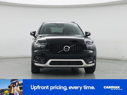 Black 2022 Volvo XC40 T5 R-Design