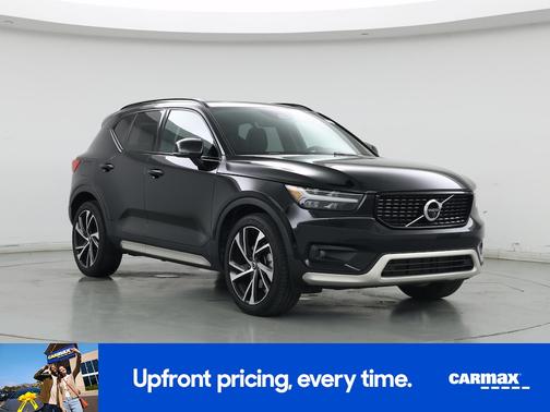 Black 2022 Volvo XC40 T5 R-Design