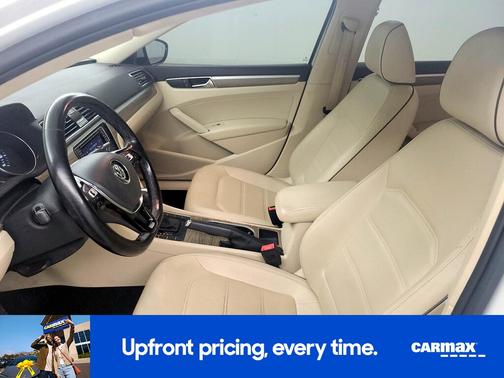 2018 Volkswagen Passat SE