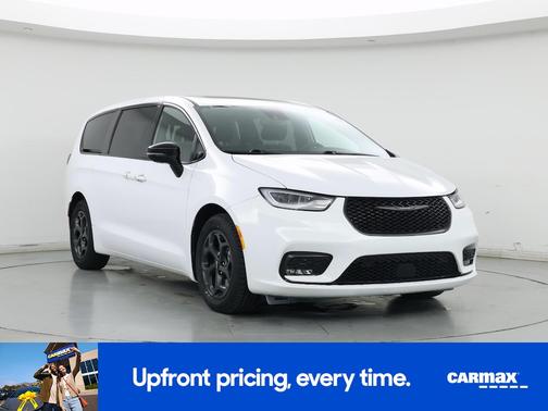 White 2023 Chrysler Pacifica Hybrid Limited