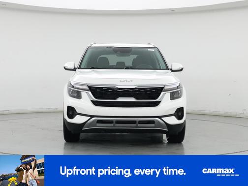 White 2022 Kia Seltos EX