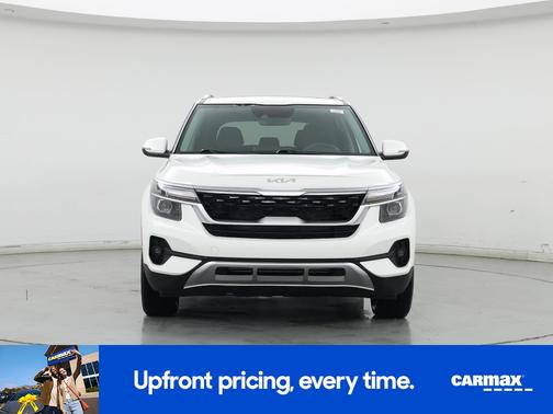 White 2022 Kia Seltos EX