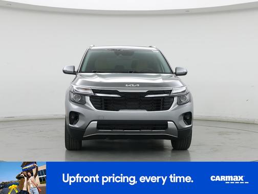 Gray 2024 Kia Seltos EX