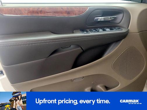 2016 Chrysler Town & Country Touring