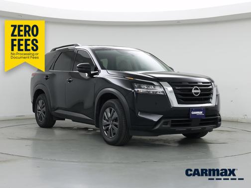 Black 2024 Nissan Pathfinder SV