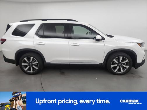White 2025 Honda Pilot Touring