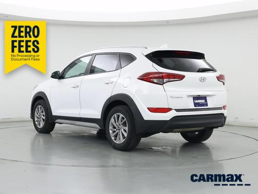 White 2018 Hyundai TUCSON SEL