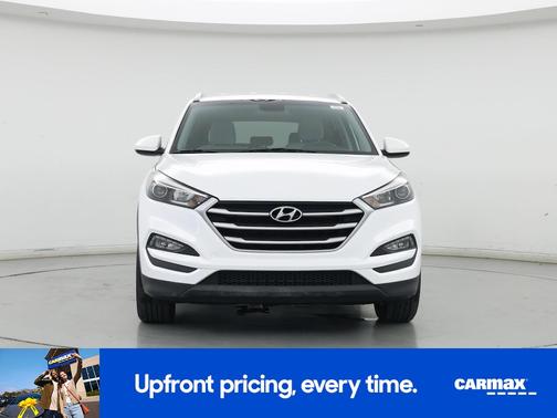 White 2018 Hyundai TUCSON SEL