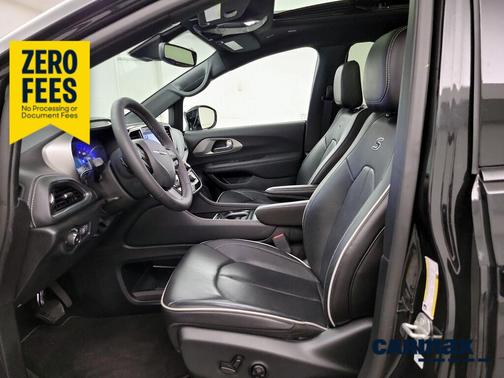 Black 2023 Chrysler Pacifica Limited