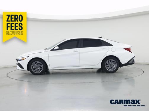 White 2024 Hyundai ELANTRA SEL