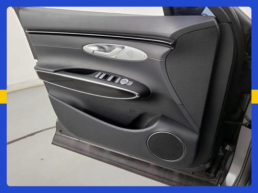Gray 2025 Genesis GV70