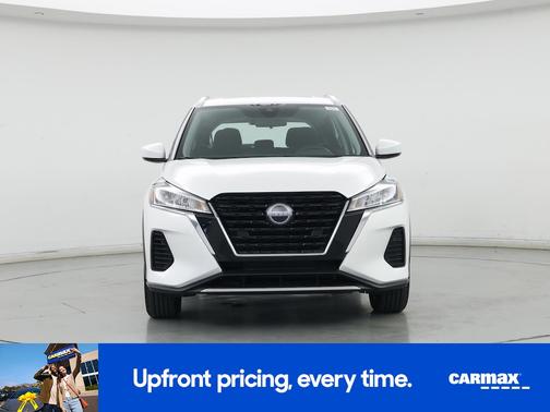 White 2024 Nissan Kicks SV