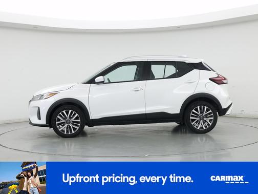 White 2024 Nissan Kicks SV