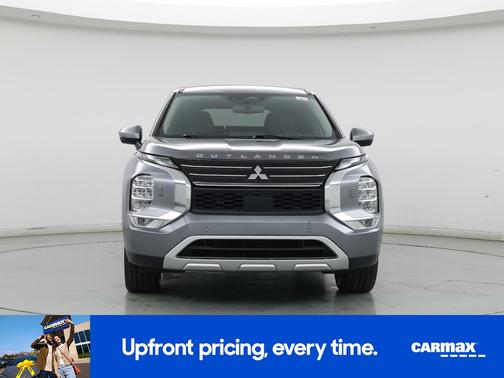 Gray 2024 Mitsubishi Outlander PHEV SE