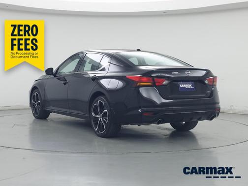 Black 2024 Nissan Altima SR