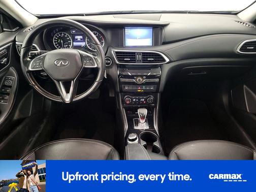 2017 INFINITI QX30 Premium