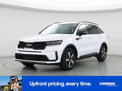 White 2023 Kia Sorento S