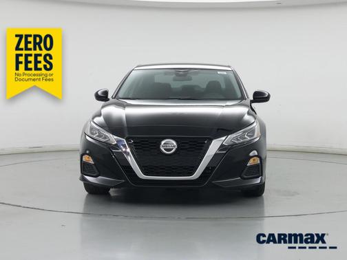 Black 2022 Nissan Altima SV