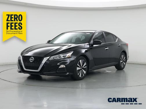 Black 2022 Nissan Altima SV