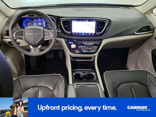 Black 2023 Chrysler Pacifica Limited