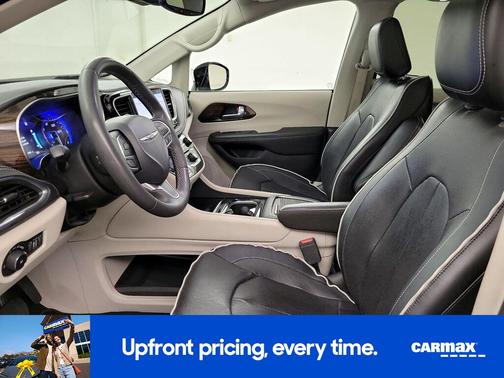 Black 2023 Chrysler Pacifica Limited