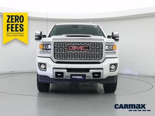 White 2018 GMC Sierra 2500 Denali