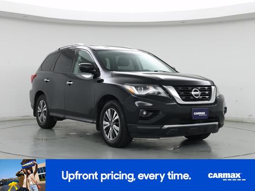 Black 2017 Nissan Pathfinder SL