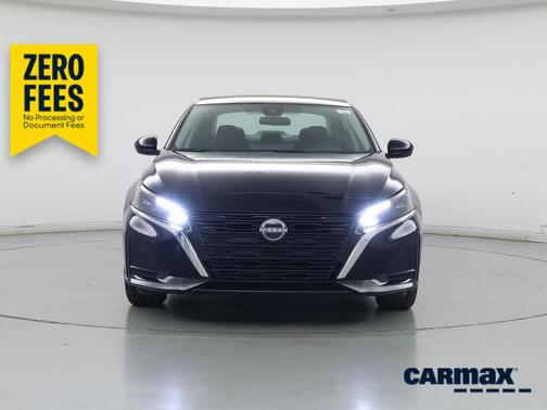 Black 2023 Nissan Altima SV