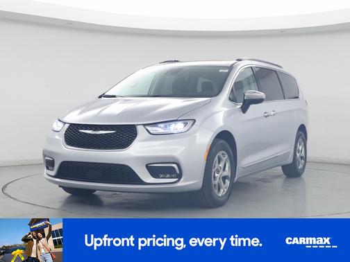 Silver 2023 Chrysler Pacifica Limited