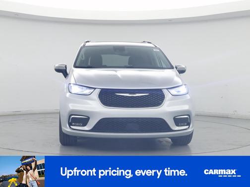 Silver 2023 Chrysler Pacifica Limited