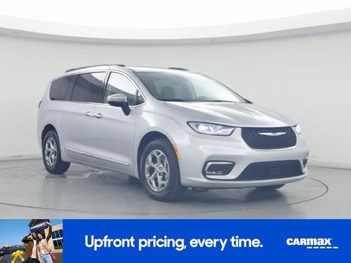 Silver 2023 Chrysler Pacifica Limited