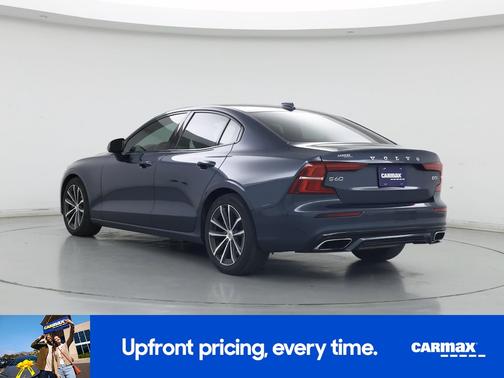2022 Volvo S60 B5 Momentum