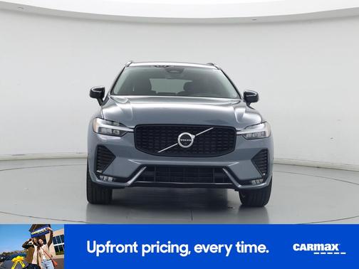 2023 Volvo XC60 B5 Plus Dark Theme