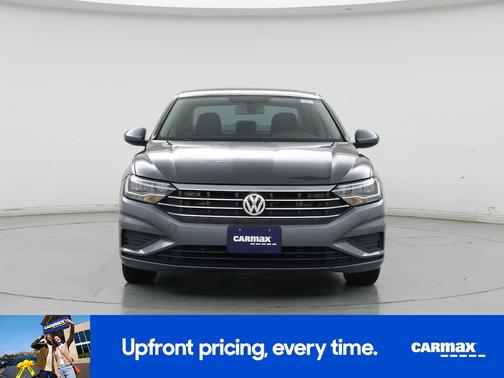 Gray 2019 Volkswagen Jetta SE