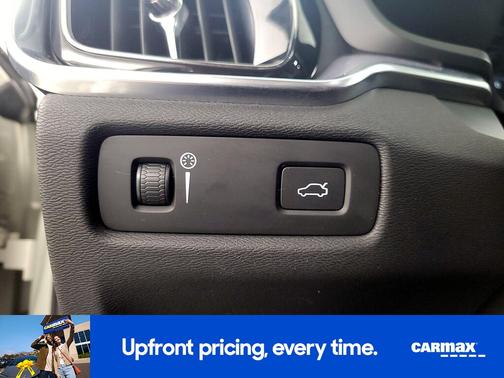 Silver 2019 Volvo S60 T5 Momentum