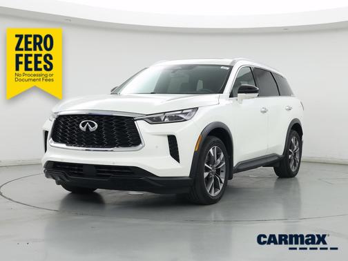 White 2023 INFINITI QX60 Luxe