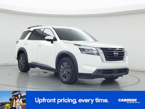 2023 Nissan Pathfinder SV