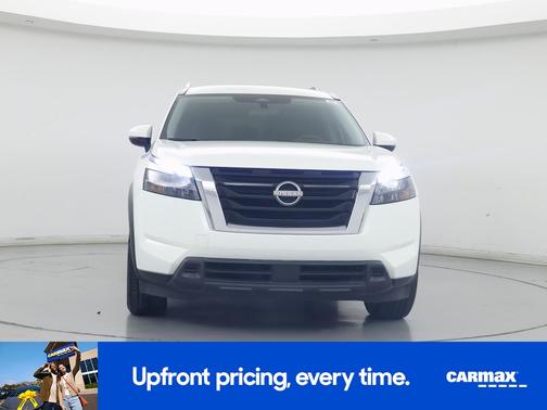 2023 Nissan Pathfinder SV