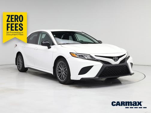 White 2020 Toyota Camry SE
