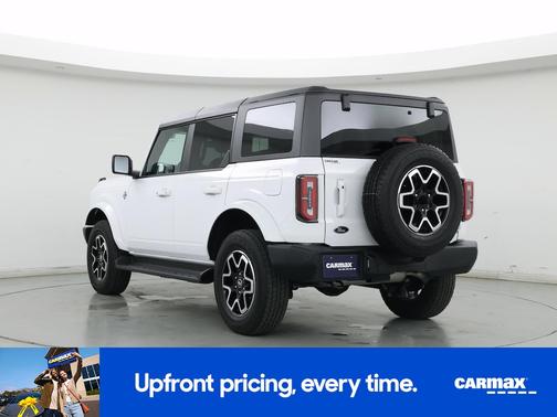 White 2025 Ford Bronco Outer Banks