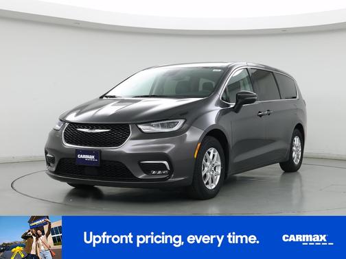 Gray 2023 Chrysler Pacifica Touring L