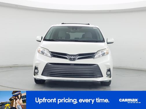 2020 Toyota Sienna XLE