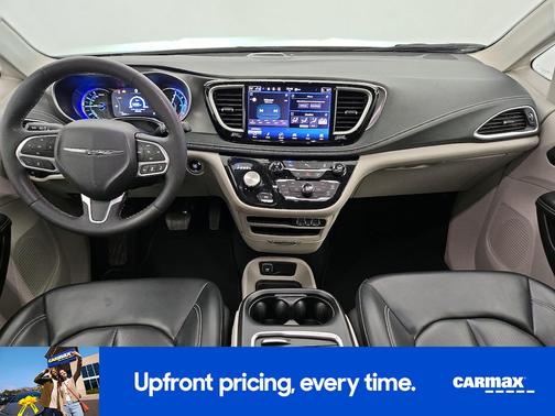 2023 Chrysler Pacifica Hybrid Touring L