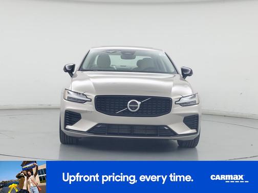 2023 Volvo S60 Recharge Plug-In Hybrid T8 Core Dark Theme