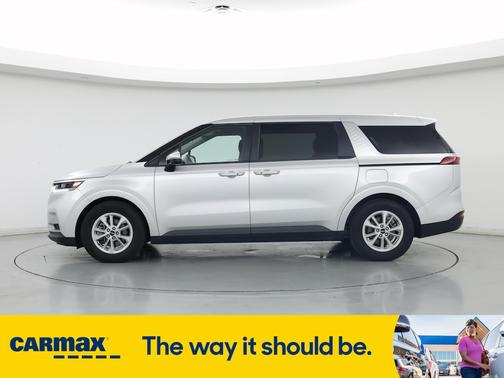 2023 Kia Carnival LX