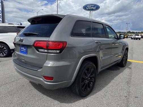 2019 Jeep Grand Cherokee LAREDO
