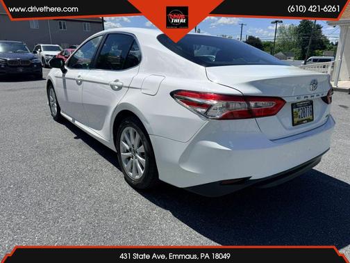 White 2018 Toyota Camry LE
