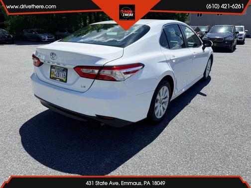 White 2018 Toyota Camry LE