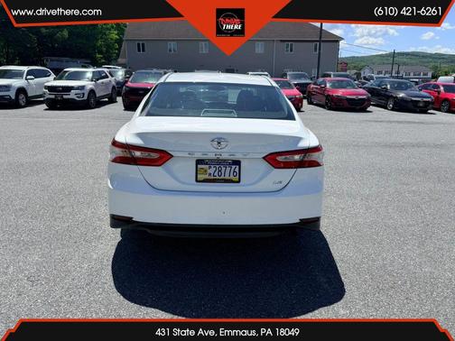 White 2018 Toyota Camry LE